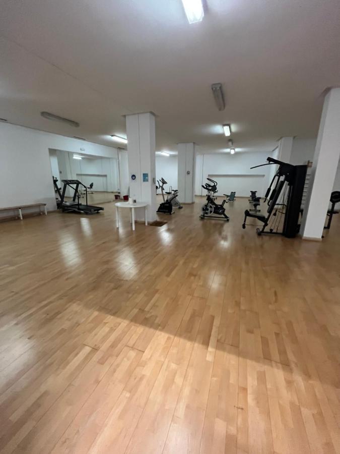 Heart Of Puerto Banus Newly Renavated Free Parking , Wifi ,Pool,Gym,Padel Court Apartman Marbella Kültér fotó